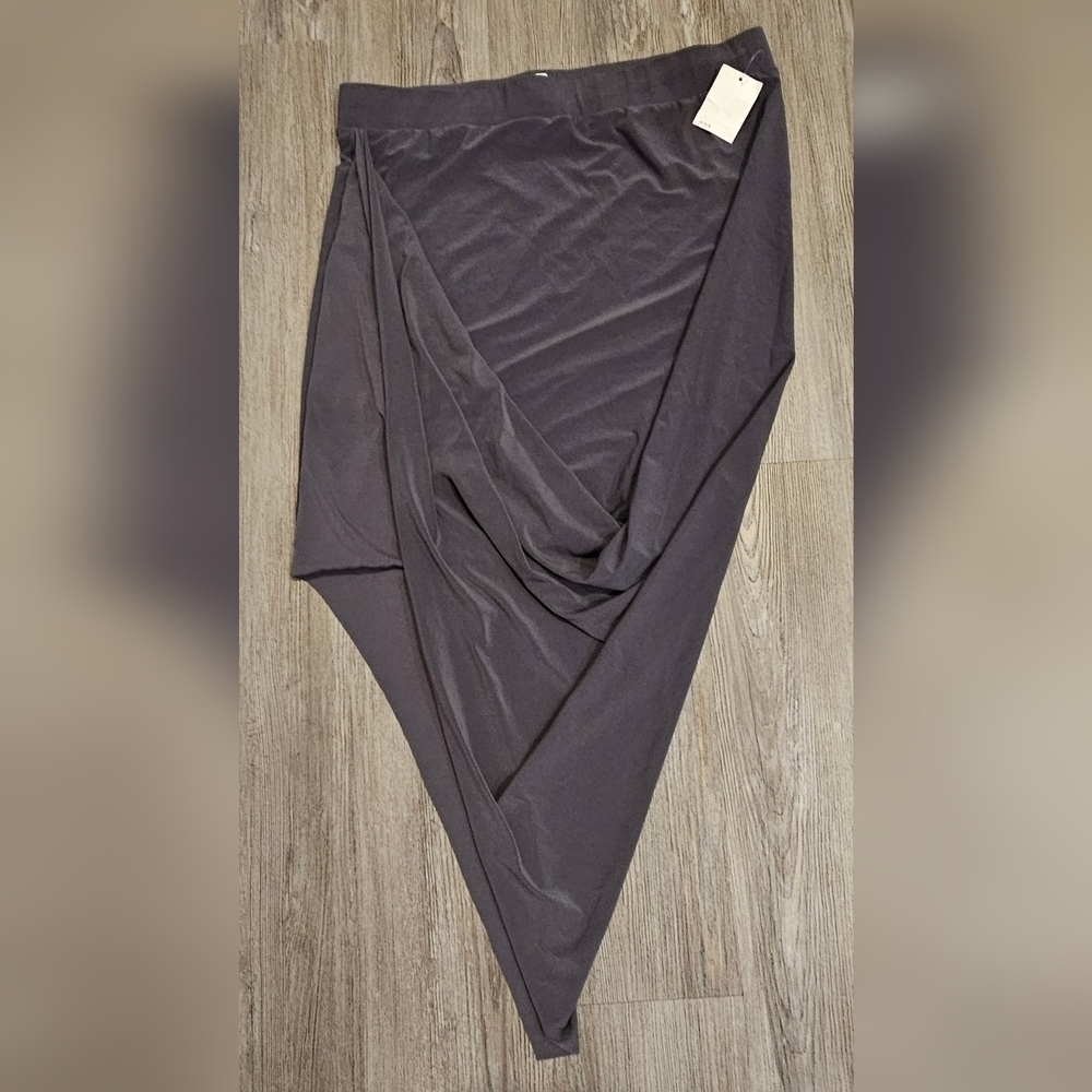 Size Large | Charlotte Russe Asymmetrical  Gray Skirt - Picture 2 of 4